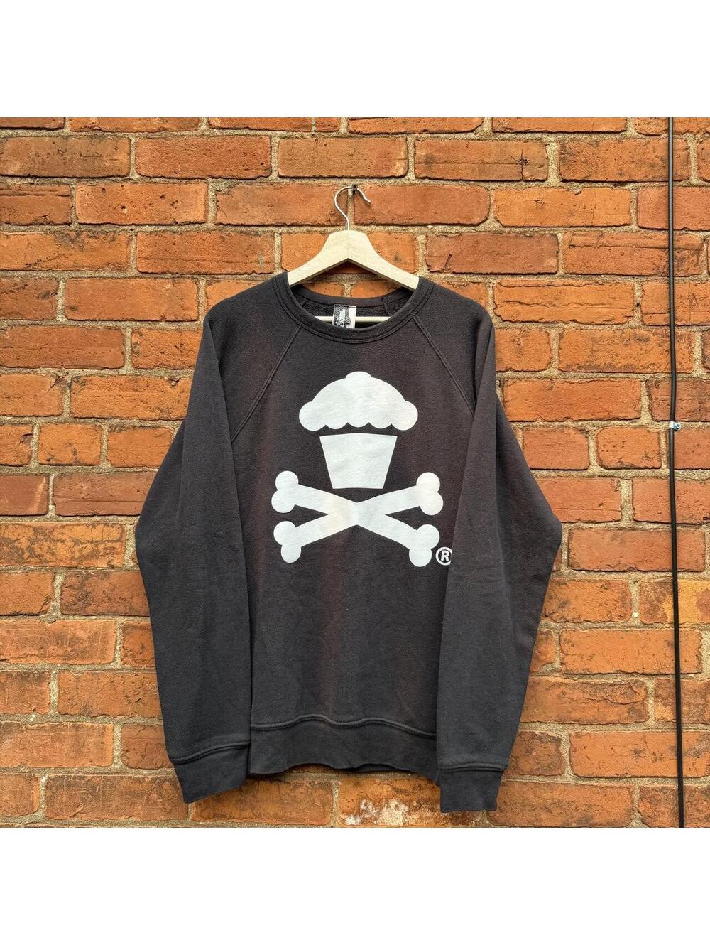 Vintage Johnny cupcakes crewneck sweatshirt L